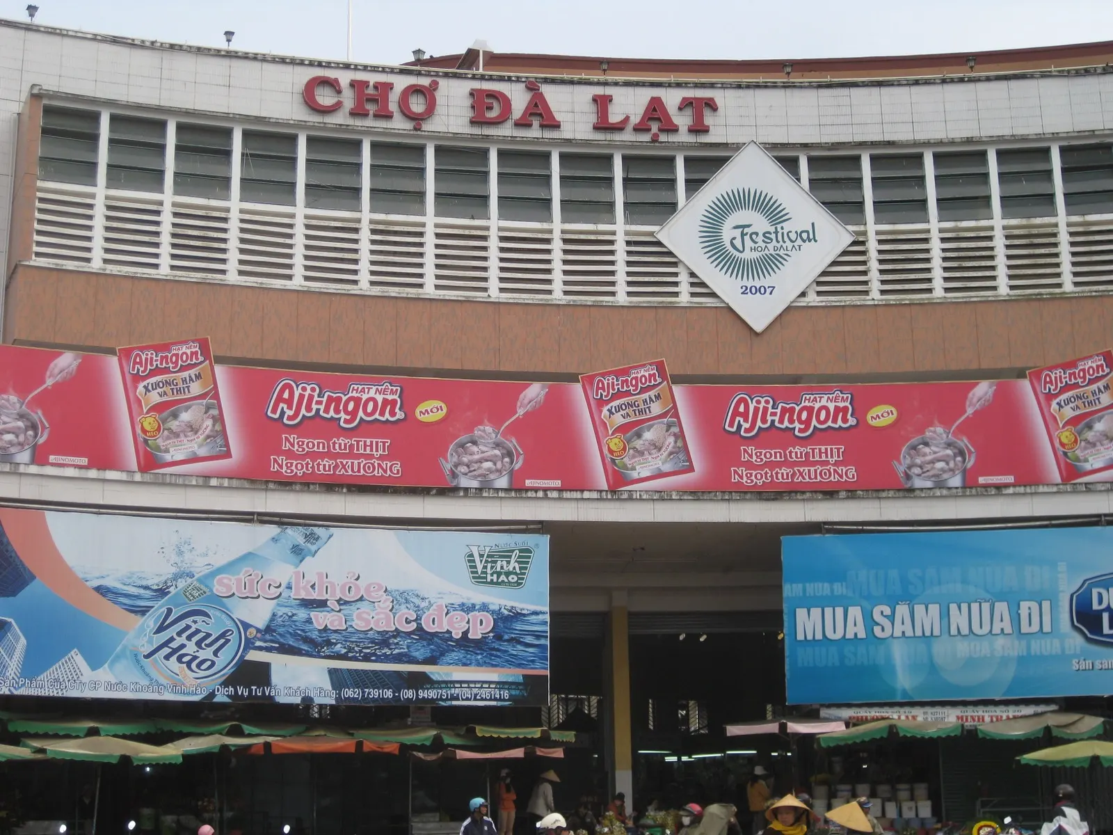 Chợ Đà Lạt, cách Roy Dala Hotel vài bước