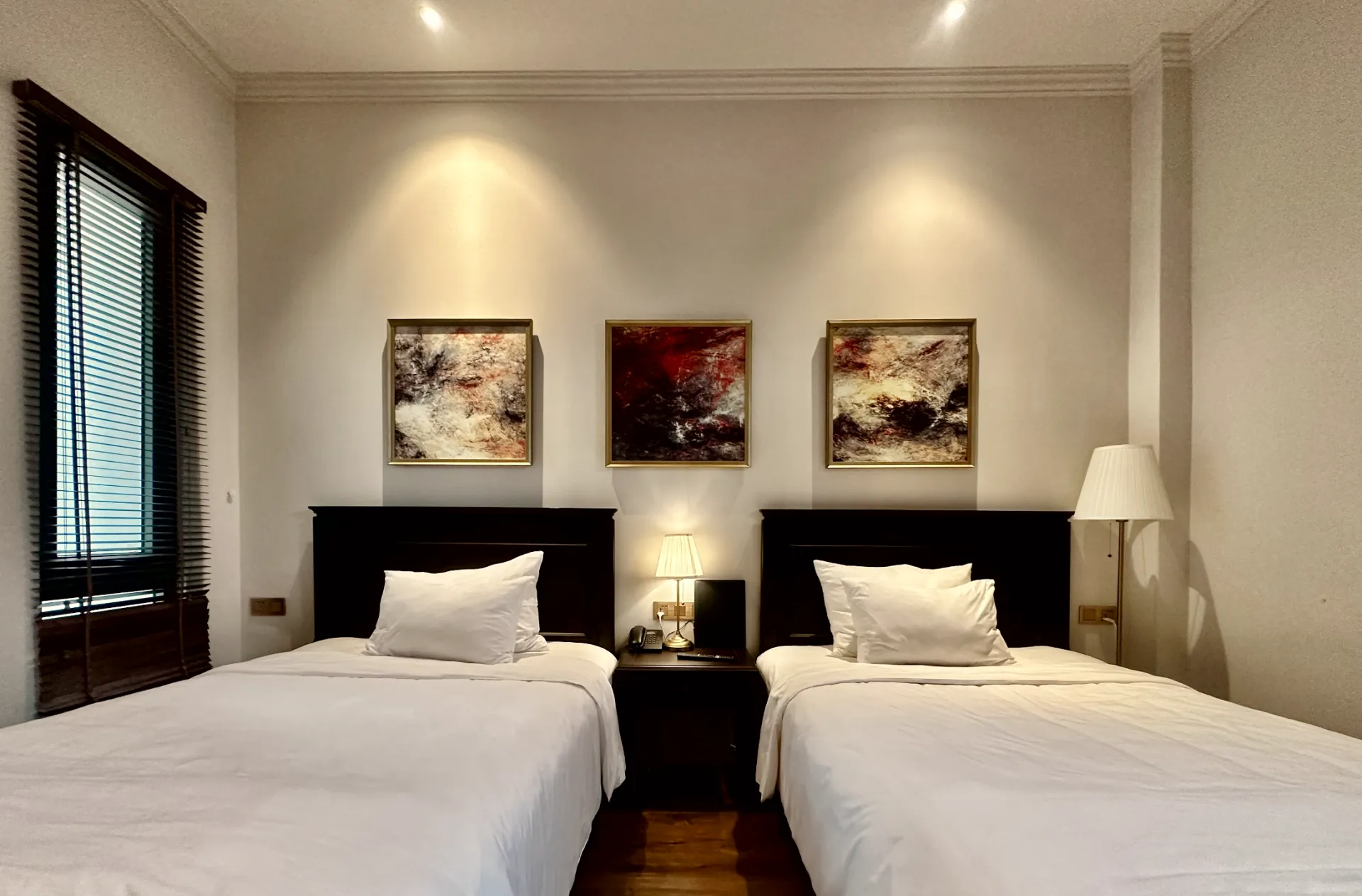 Phòng Twin Monical Hotel Đà Lạt với hai giường riêng